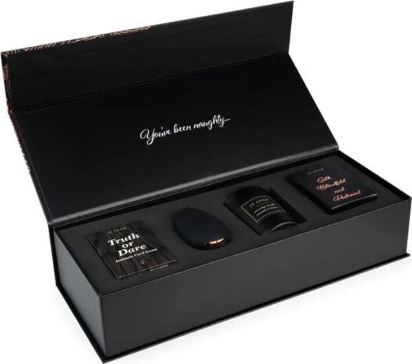 Presentset för par Je Joue Naughty Gift Set med vibratorn Mimi, massageljuset, satinögonbindeln och kortspelet